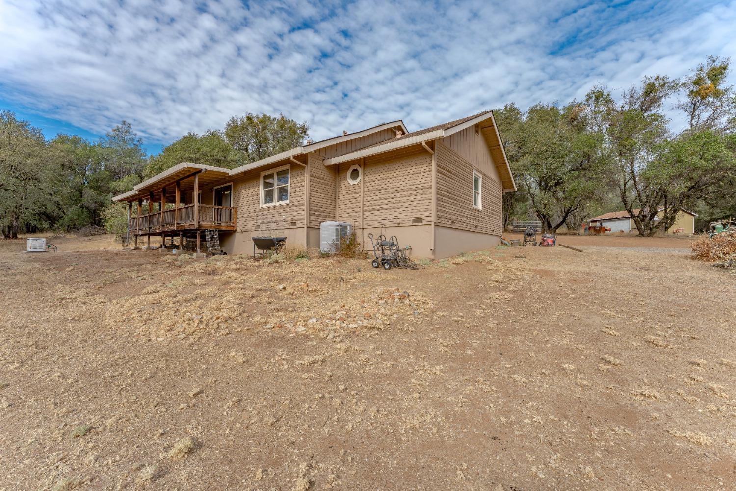 Detail Gallery Image 8 of 31 For 8126 Hemlock Ln, Oregon House,  CA 95962 - 2 Beds | 2 Baths