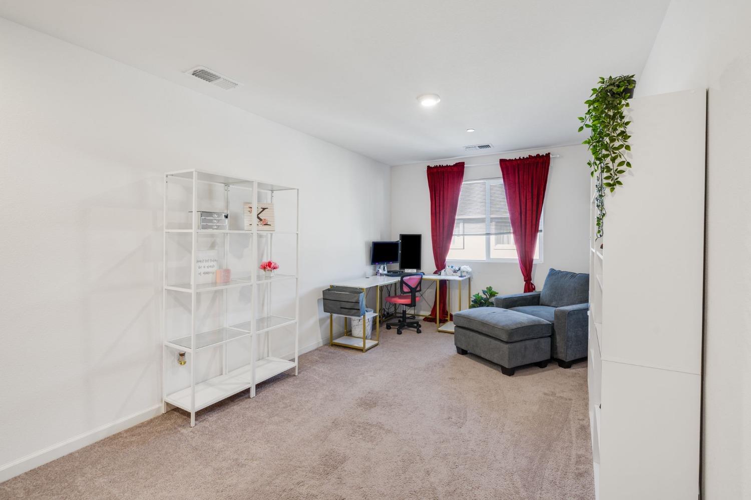 Detail Gallery Image 11 of 22 For 1643 Cameo Dr, Stockton,  CA 95206 - 3 Beds | 2/1 Baths