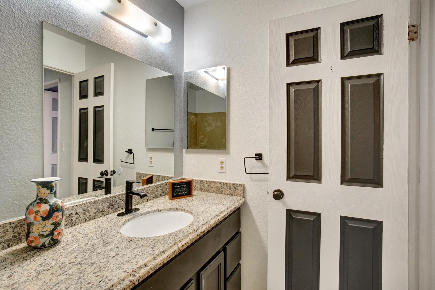 Detail Gallery Image 16 of 19 For 4111 35th Ave, Sacramento,  CA 95824 - 2 Beds | 2 Baths