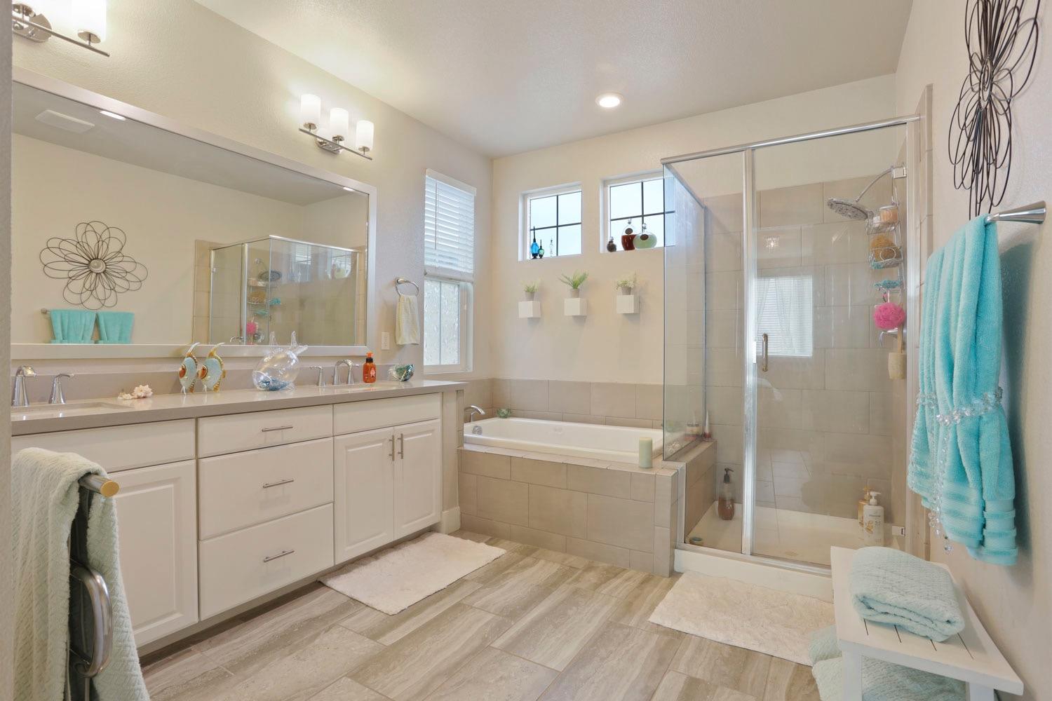 Detail Gallery Image 31 of 57 For 4549 Acacia Ridge St, Sacramento,  CA 95834 - 4 Beds | 3/1 Baths