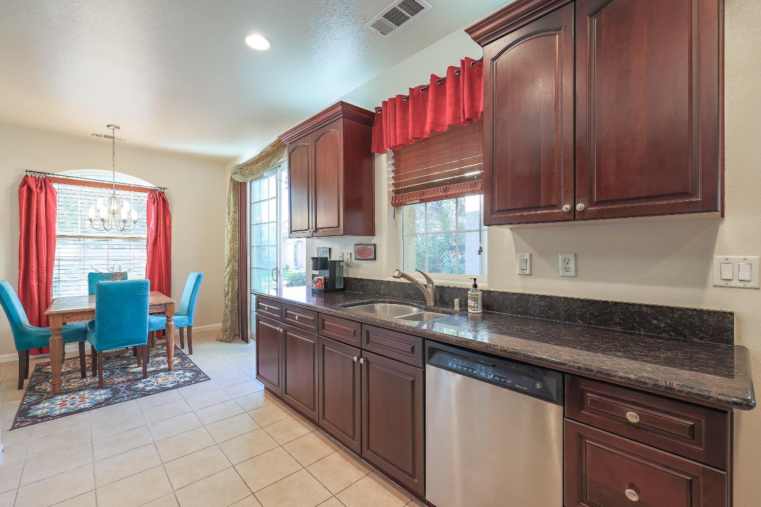 Detail Gallery Image 16 of 57 For 2625 Amalfi, Chowchilla,  CA 93610 - 3 Beds | 2 Baths