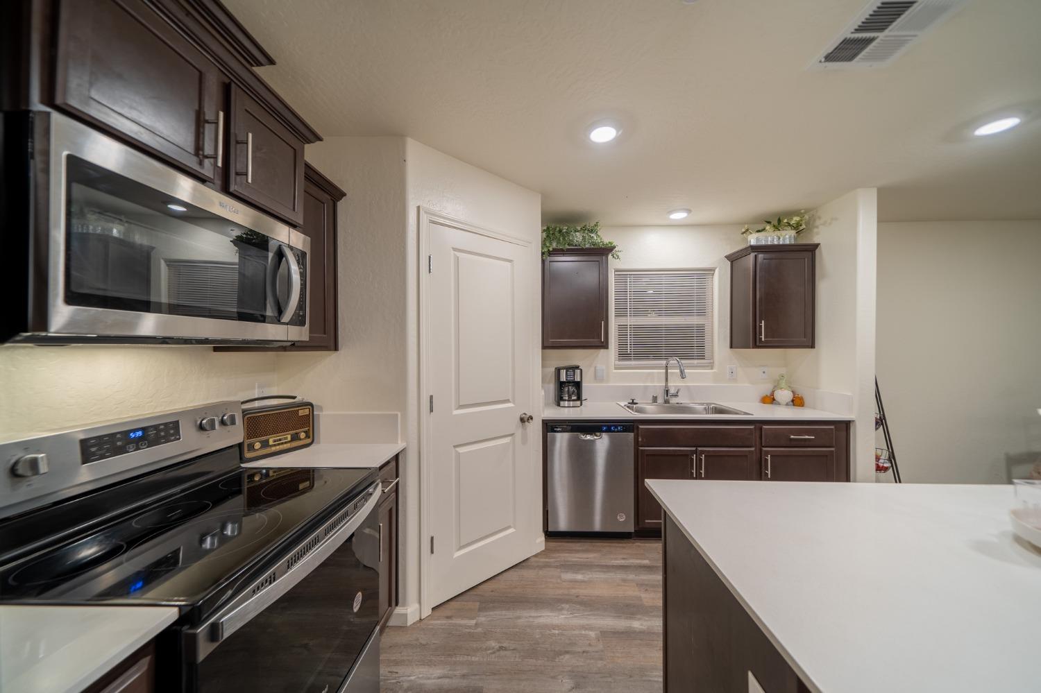 Detail Gallery Image 2 of 29 For 775 Tanner Ct, Merced,  CA 95341 - 4 Beds | 2 Baths