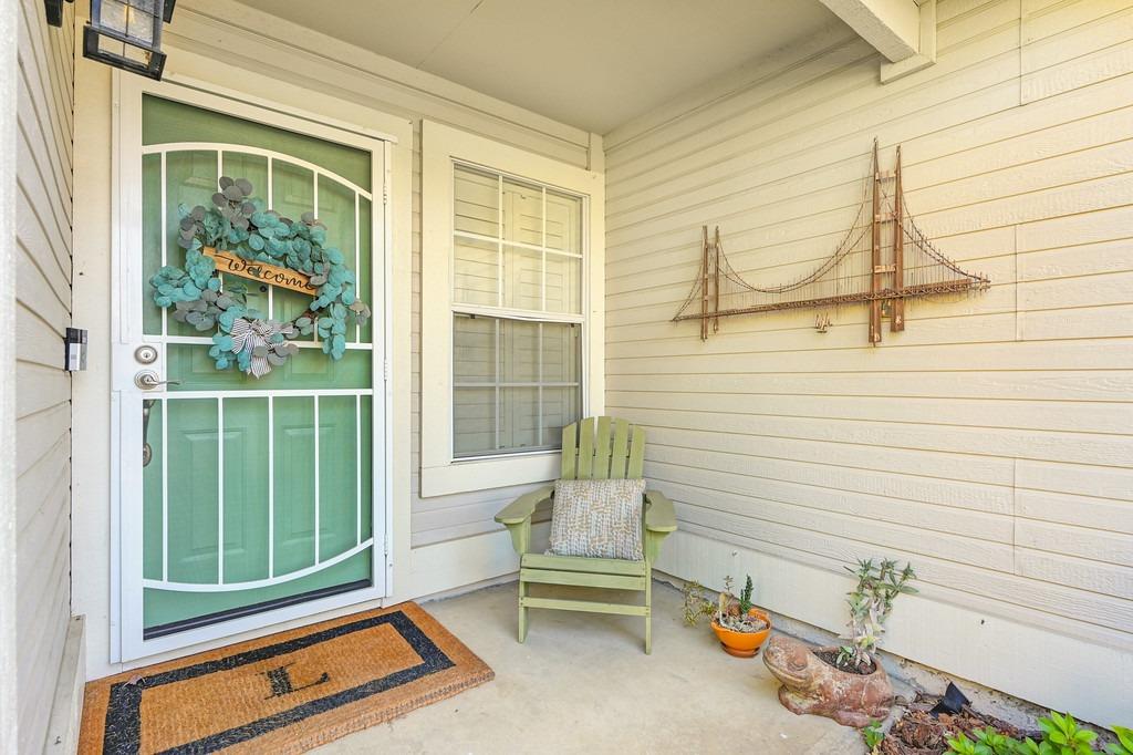 Detail Gallery Image 8 of 52 For 9041 Athelson Pl, Sacramento,  CA 95829 - 4 Beds | 2 Baths