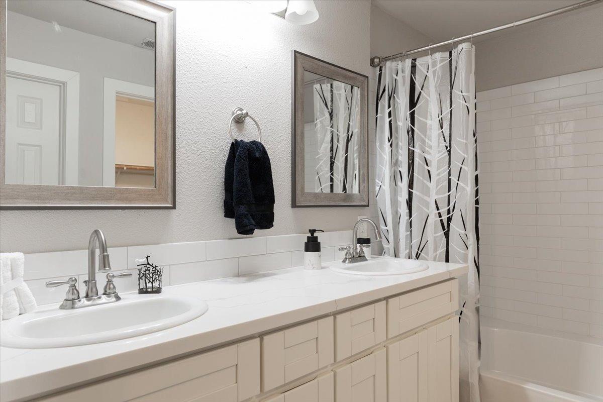 Detail Gallery Image 28 of 35 For 9400 Windrift Ln, Elk Grove,  CA 95758 - 4 Beds | 2/1 Baths