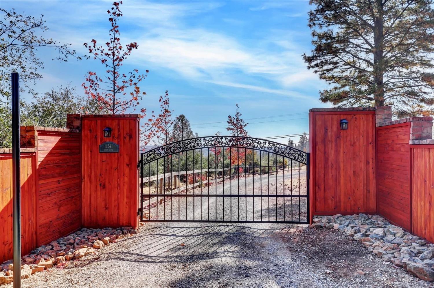 Detail Gallery Image 7 of 56 For 11341 Dawn Ln, Grass Valley,  CA 95949 - 3 Beds | 2 Baths