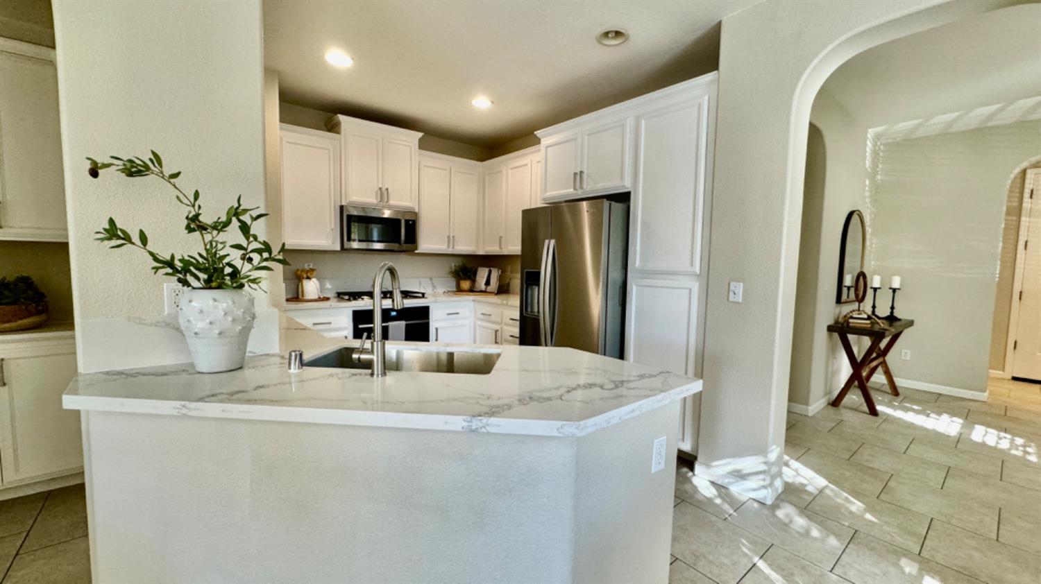 Detail Gallery Image 11 of 50 For 3101 Brunnet Ln, Sacramento,  CA 95833 - 3 Beds | 2 Baths