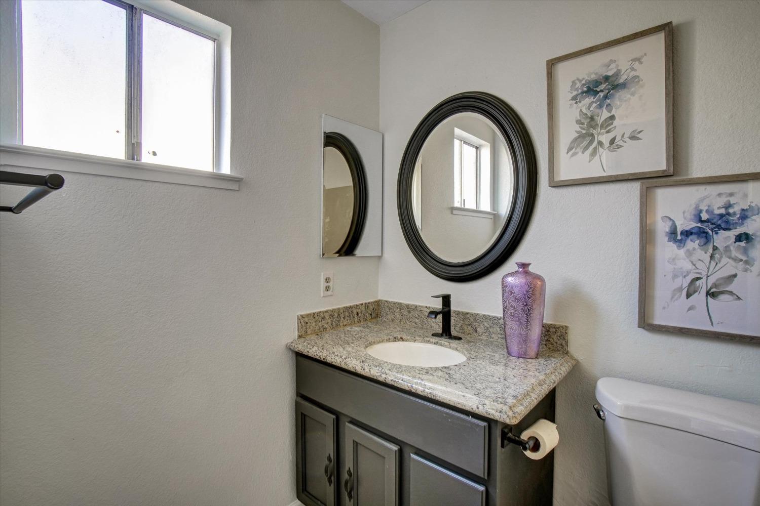 Detail Gallery Image 11 of 19 For 4111 35th Ave, Sacramento,  CA 95824 - 2 Beds | 2 Baths