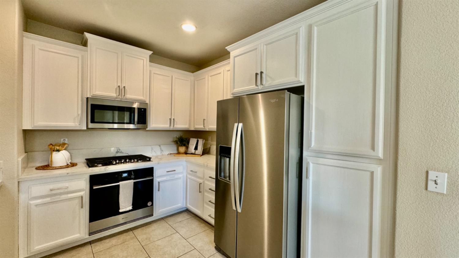 Detail Gallery Image 10 of 50 For 3101 Brunnet Ln, Sacramento,  CA 95833 - 3 Beds | 2 Baths