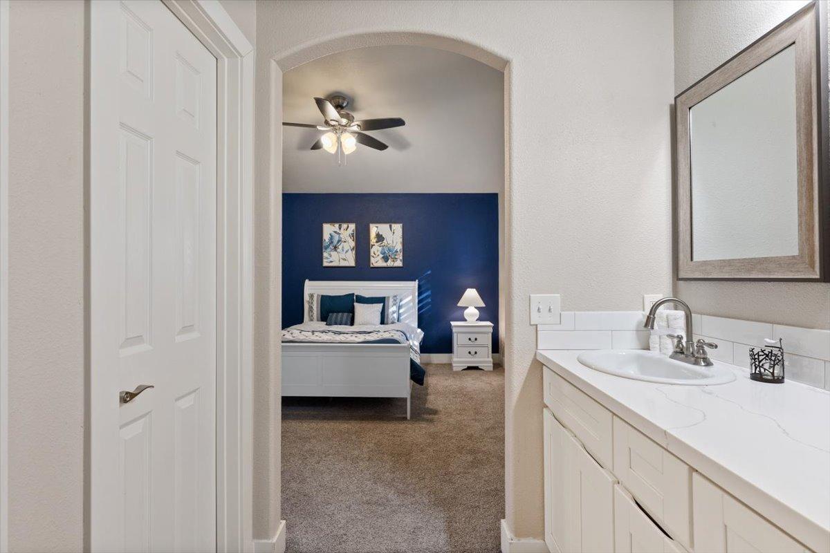 Detail Gallery Image 21 of 35 For 9400 Windrift Ln, Elk Grove,  CA 95758 - 4 Beds | 2/1 Baths