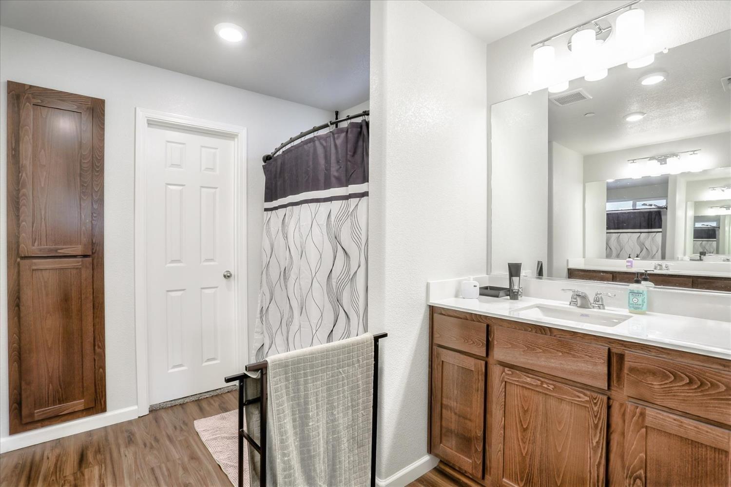 Detail Gallery Image 20 of 23 For 8147 Weeping Willow Ln, Sacramento,  CA 95828 - 4 Beds | 2/1 Baths