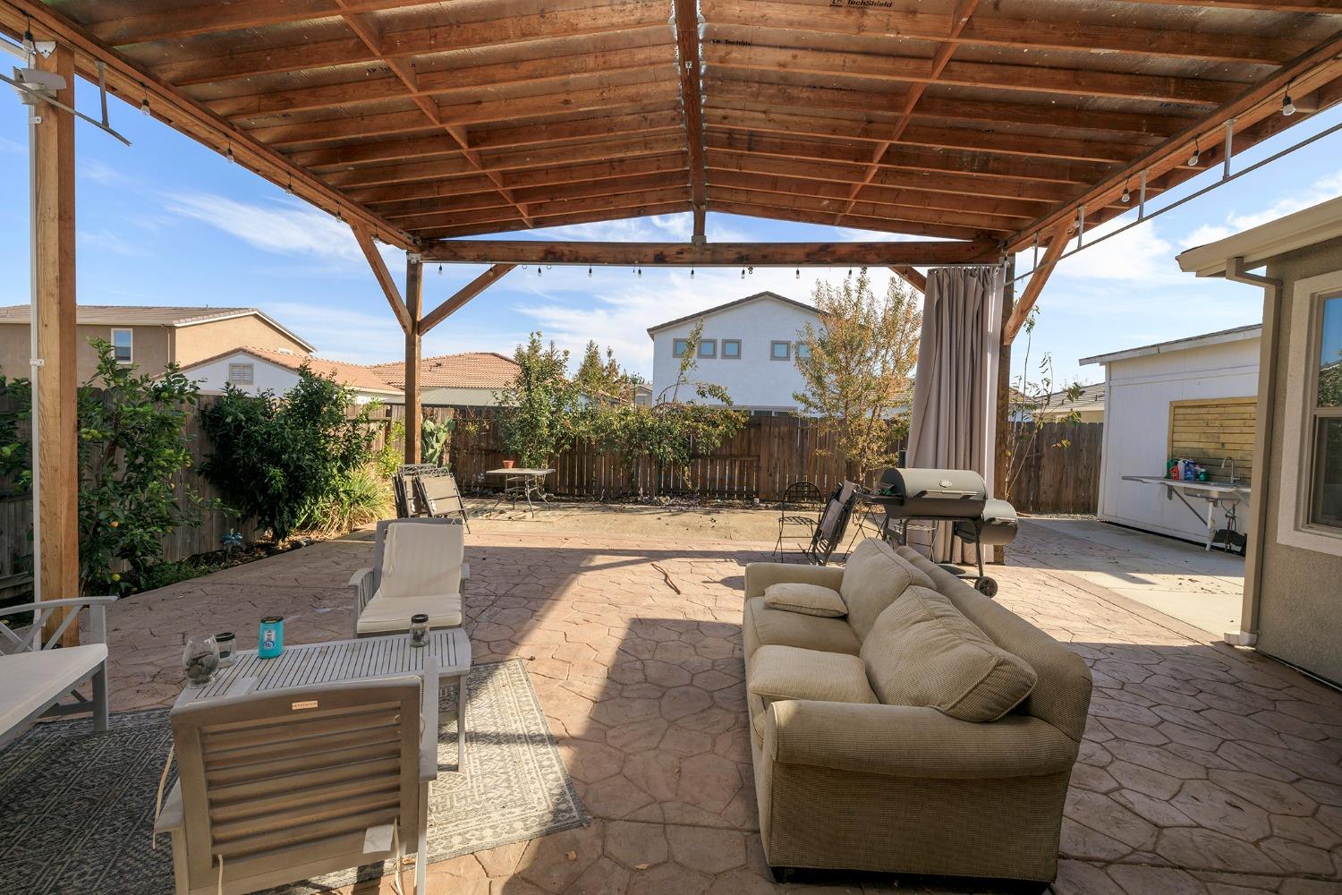 Detail Gallery Image 38 of 43 For 132 Lemon Blossom Ln, Patterson,  CA 95363 - 5 Beds | 2 Baths