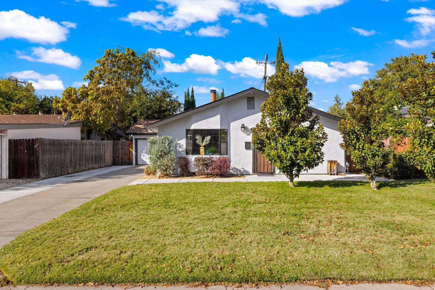 Detail Gallery Image 1 of 1 For 710 Douglas St, West Sacramento,  CA 95605 - 3 Beds | 2 Baths