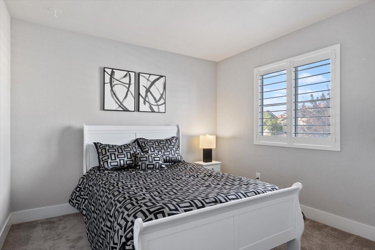 Detail Gallery Image 18 of 35 For 9400 Windrift Ln, Elk Grove,  CA 95758 - 4 Beds | 2/1 Baths