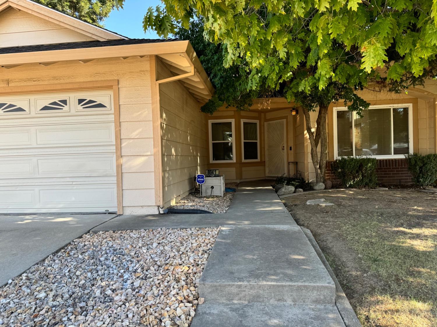 Detail Gallery Image 1 of 18 For 8041 Angelica Pl, Sacramento,  CA 95829 - 4 Beds | 2 Baths