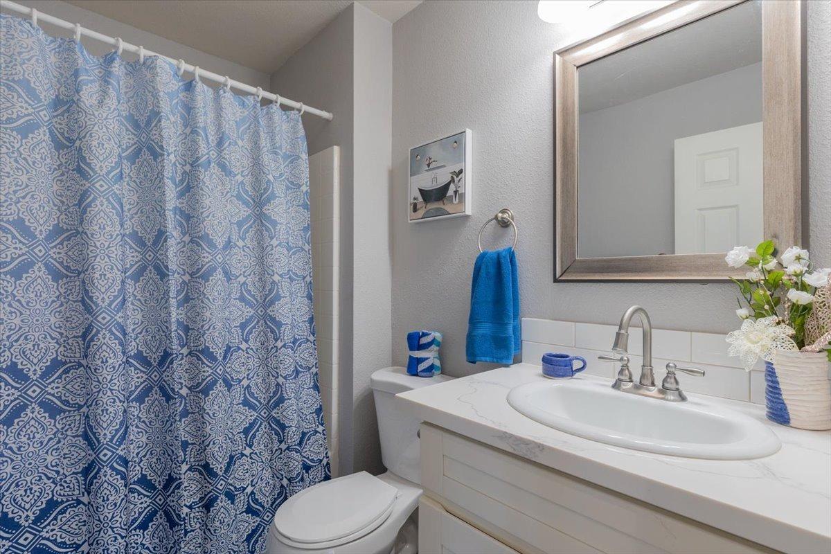 Detail Gallery Image 26 of 35 For 9400 Windrift Ln, Elk Grove,  CA 95758 - 4 Beds | 2/1 Baths