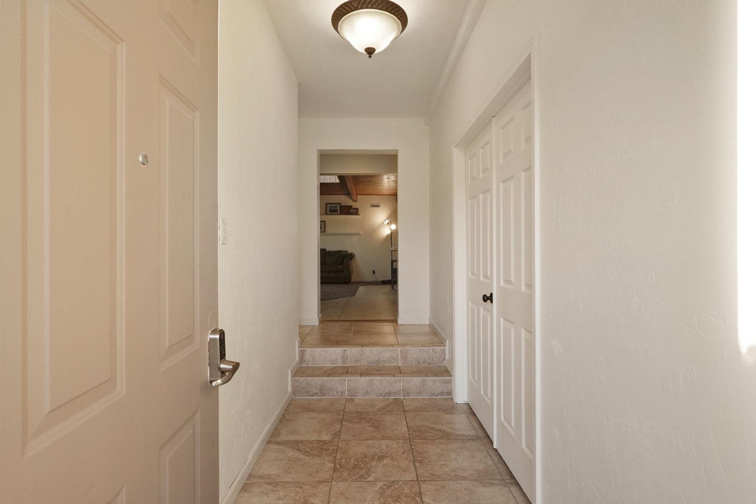 Detail Gallery Image 11 of 69 For 1419 Lake St, Lodi,  CA 95242 - 4 Beds | 1/1 Baths