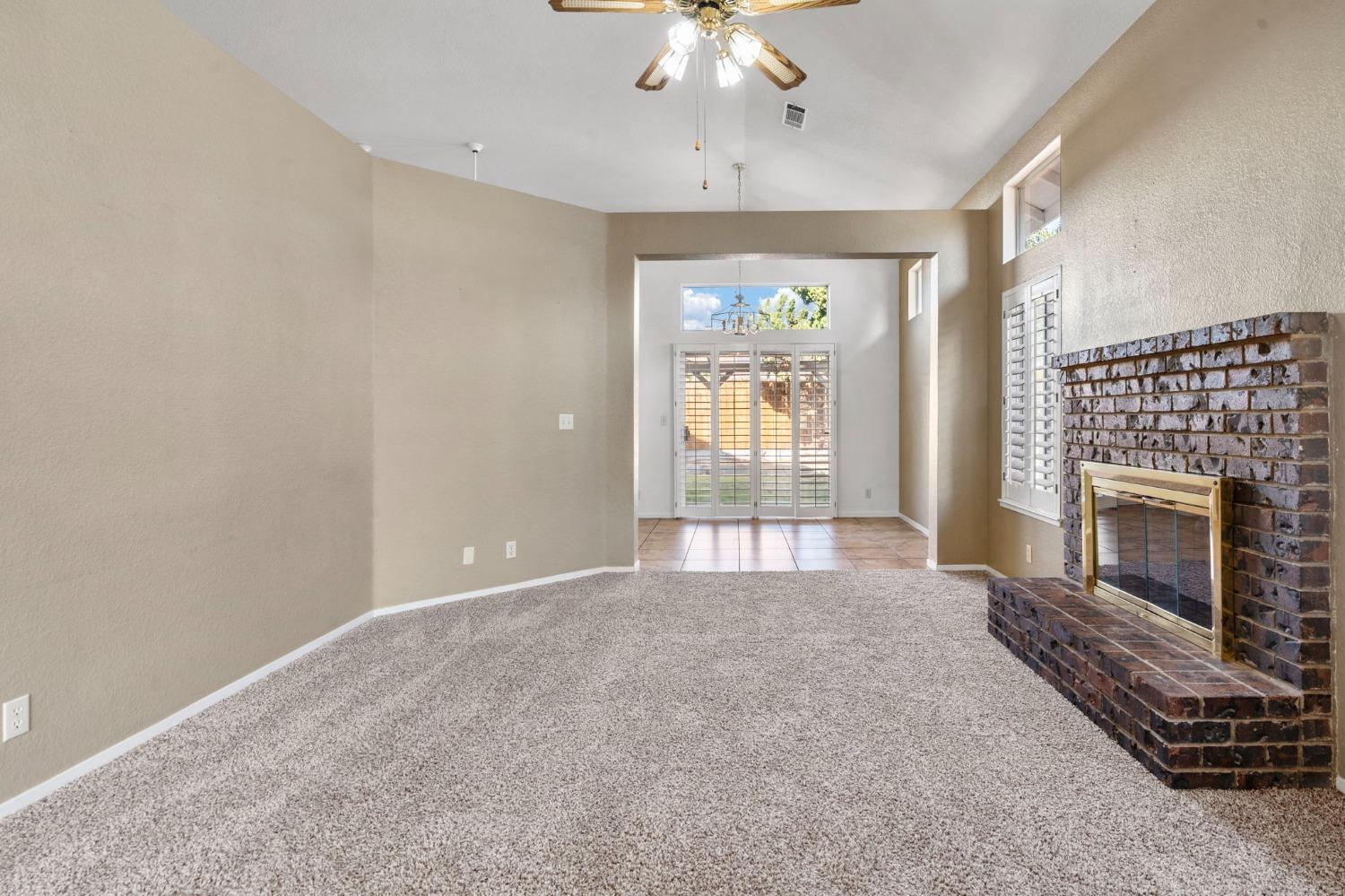 Detail Gallery Image 8 of 45 For 451 Vin Rose Way, Manteca,  CA 95337 - 3 Beds | 2 Baths