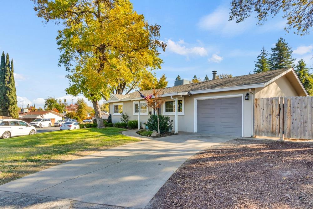 Detail Gallery Image 2 of 45 For 7868 Rosswood Dr, Citrus Heights,  CA 95621 - 3 Beds | 2 Baths