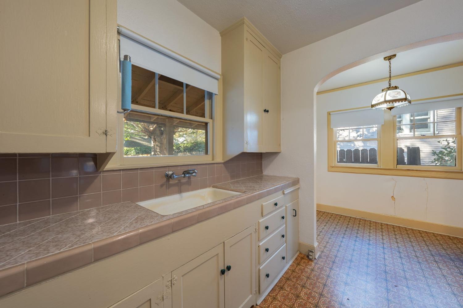 Detail Gallery Image 18 of 32 For 2824 F St, Sacramento,  CA 95816 - 2 Beds | 1 Baths