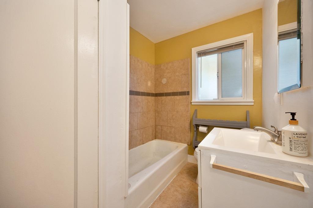 Detail Gallery Image 25 of 36 For 1732 Grand Ave, Sacramento,  CA 95838 - 2 Beds | 1 Baths