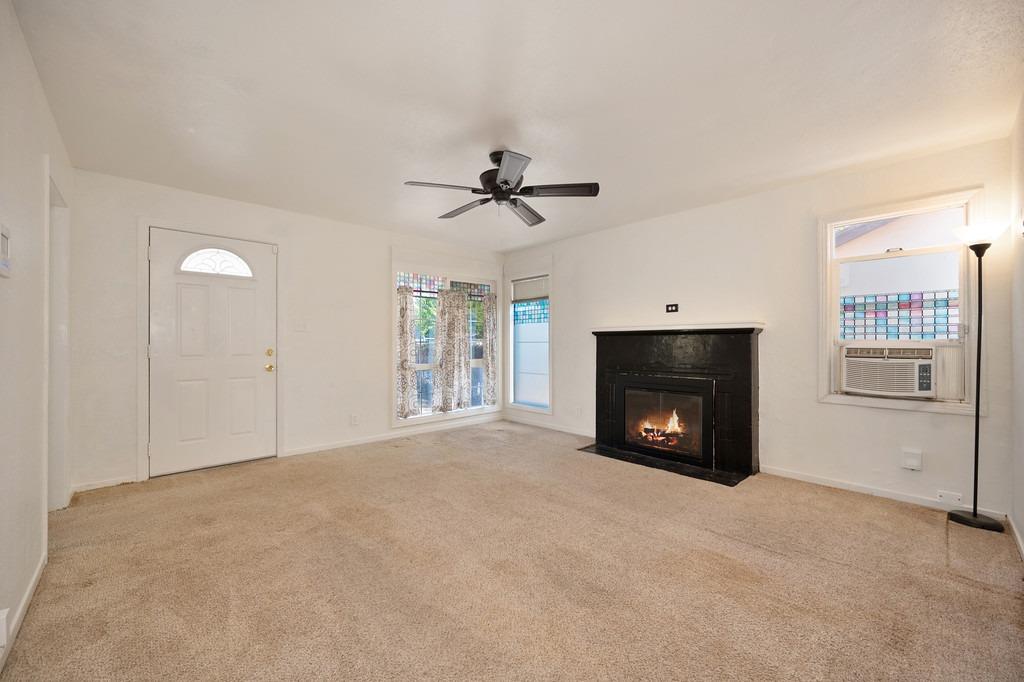 Detail Gallery Image 10 of 36 For 1732 Grand Ave, Sacramento,  CA 95838 - 2 Beds | 1 Baths