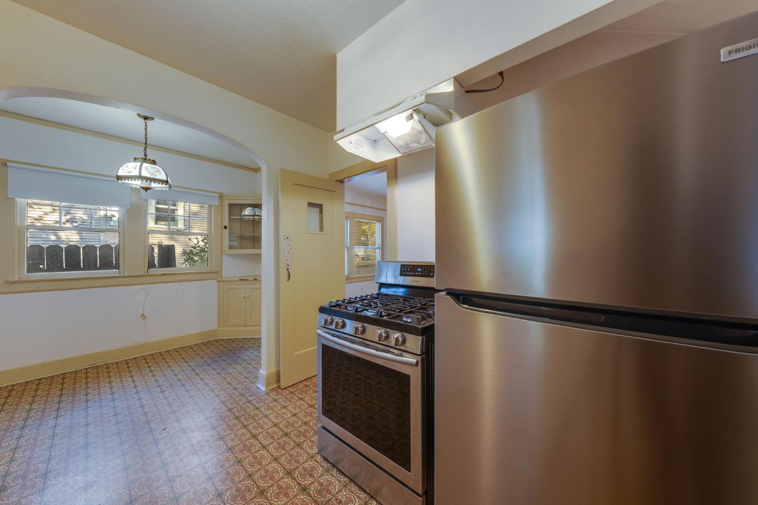 Detail Gallery Image 19 of 32 For 2824 F St, Sacramento,  CA 95816 - 2 Beds | 1 Baths