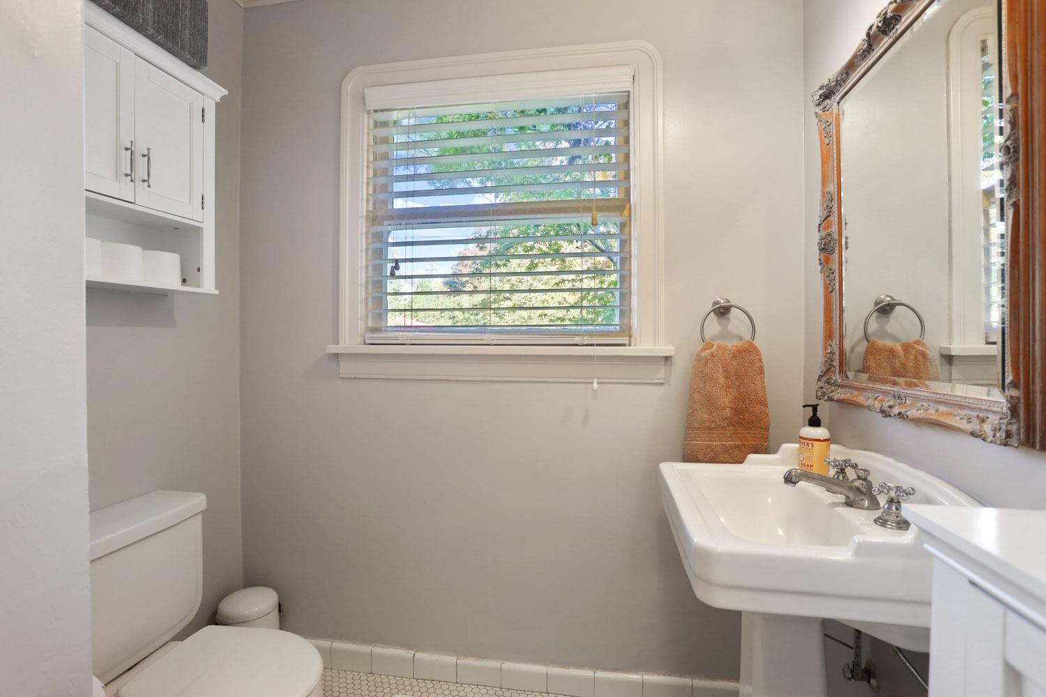 Detail Gallery Image 33 of 52 For 127 Elmwood Ct, Modesto,  CA 95354 - 2 Beds | 1/1 Baths