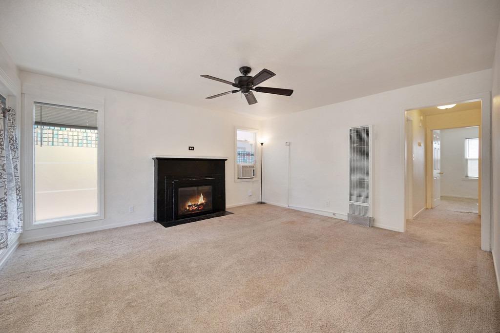 Detail Gallery Image 9 of 36 For 1732 Grand Ave, Sacramento,  CA 95838 - 2 Beds | 1 Baths