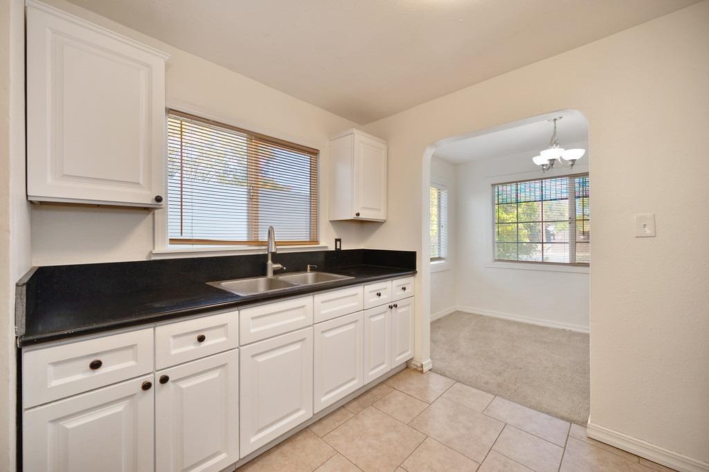 Detail Gallery Image 4 of 36 For 1732 Grand Ave, Sacramento,  CA 95838 - 2 Beds | 1 Baths