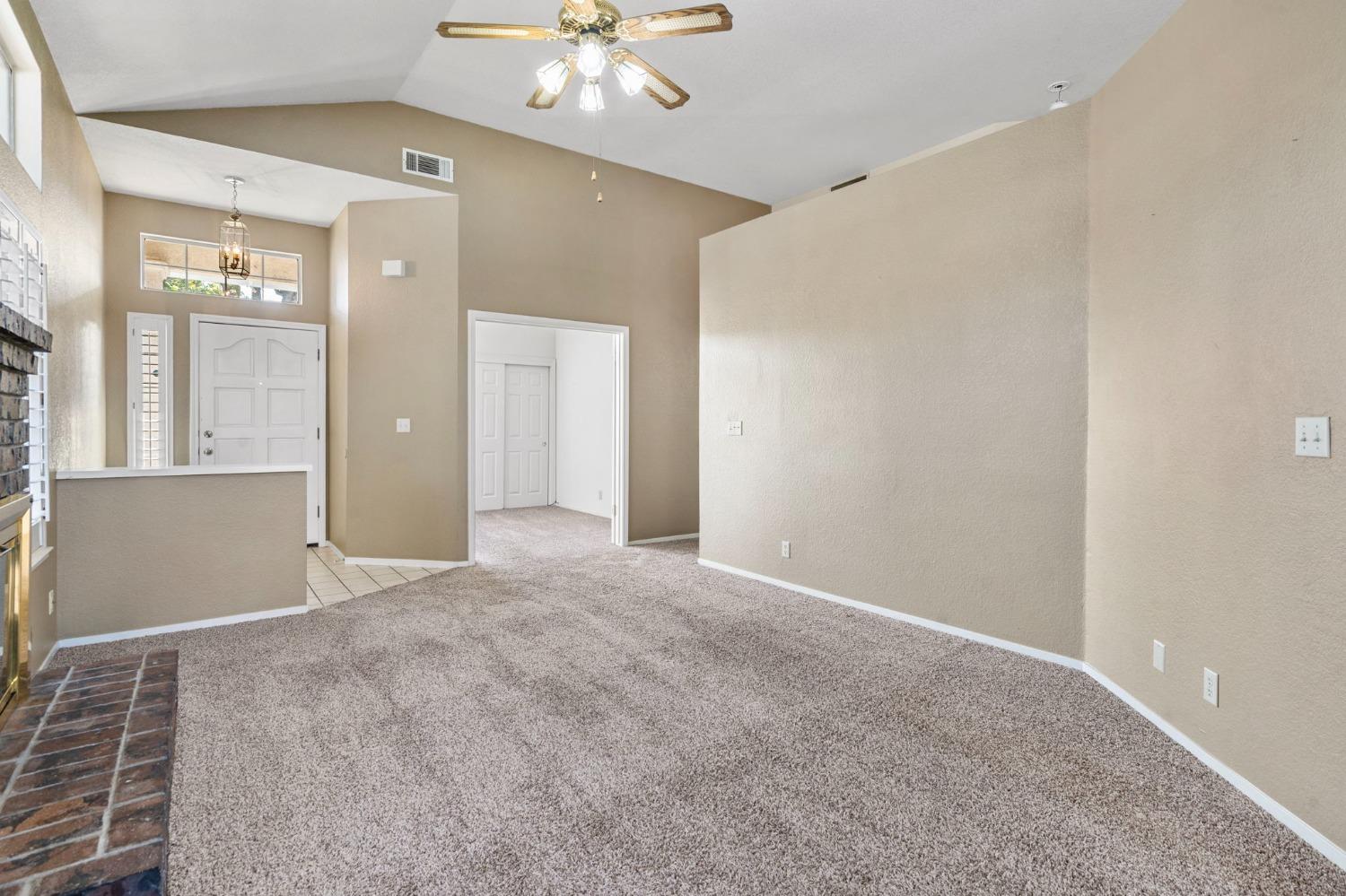 Detail Gallery Image 10 of 45 For 451 Vin Rose Way, Manteca,  CA 95337 - 3 Beds | 2 Baths