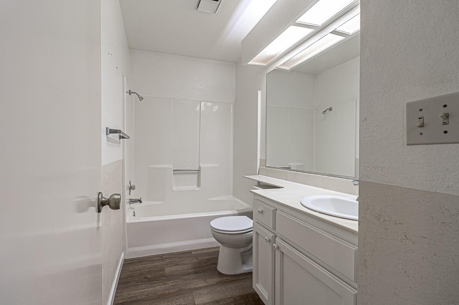 Detail Gallery Image 17 of 28 For 2229 Chelmsford Dr, Modesto,  CA 95356 - 2 Beds | 2 Baths