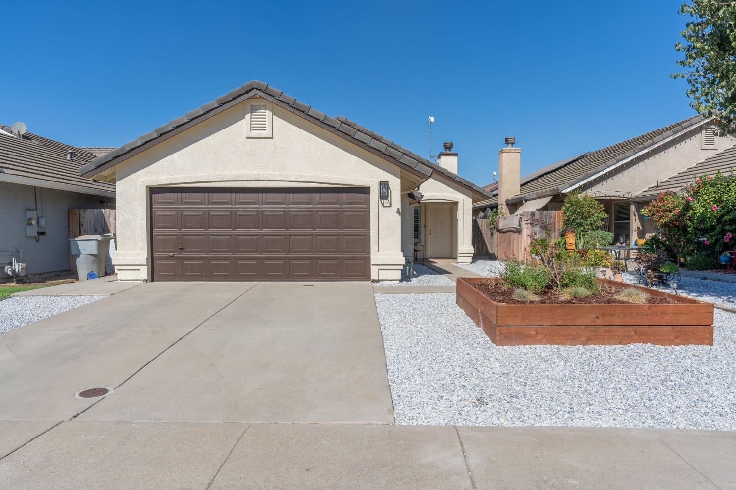 Detail Gallery Image 1 of 1 For 1110 San Miguel St, Escalon,  CA 95320 - 4 Beds | 2 Baths