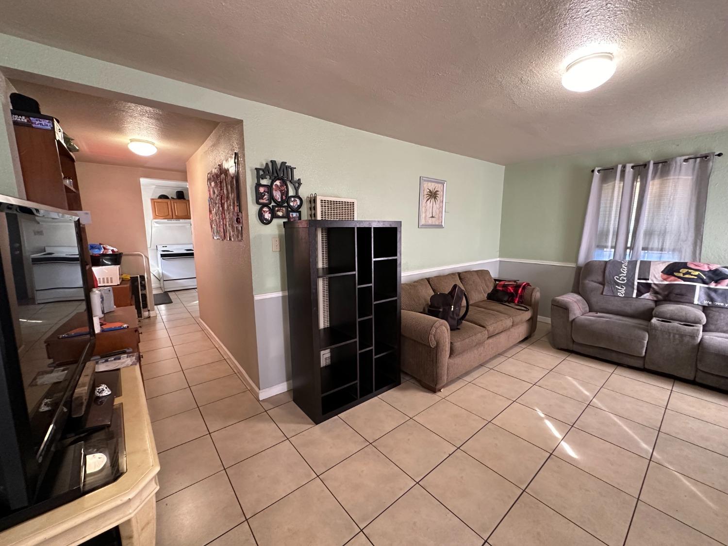 Detail Gallery Image 8 of 28 For 423 14th St, Modesto,  CA 95354 - 2 Beds | 2 Baths