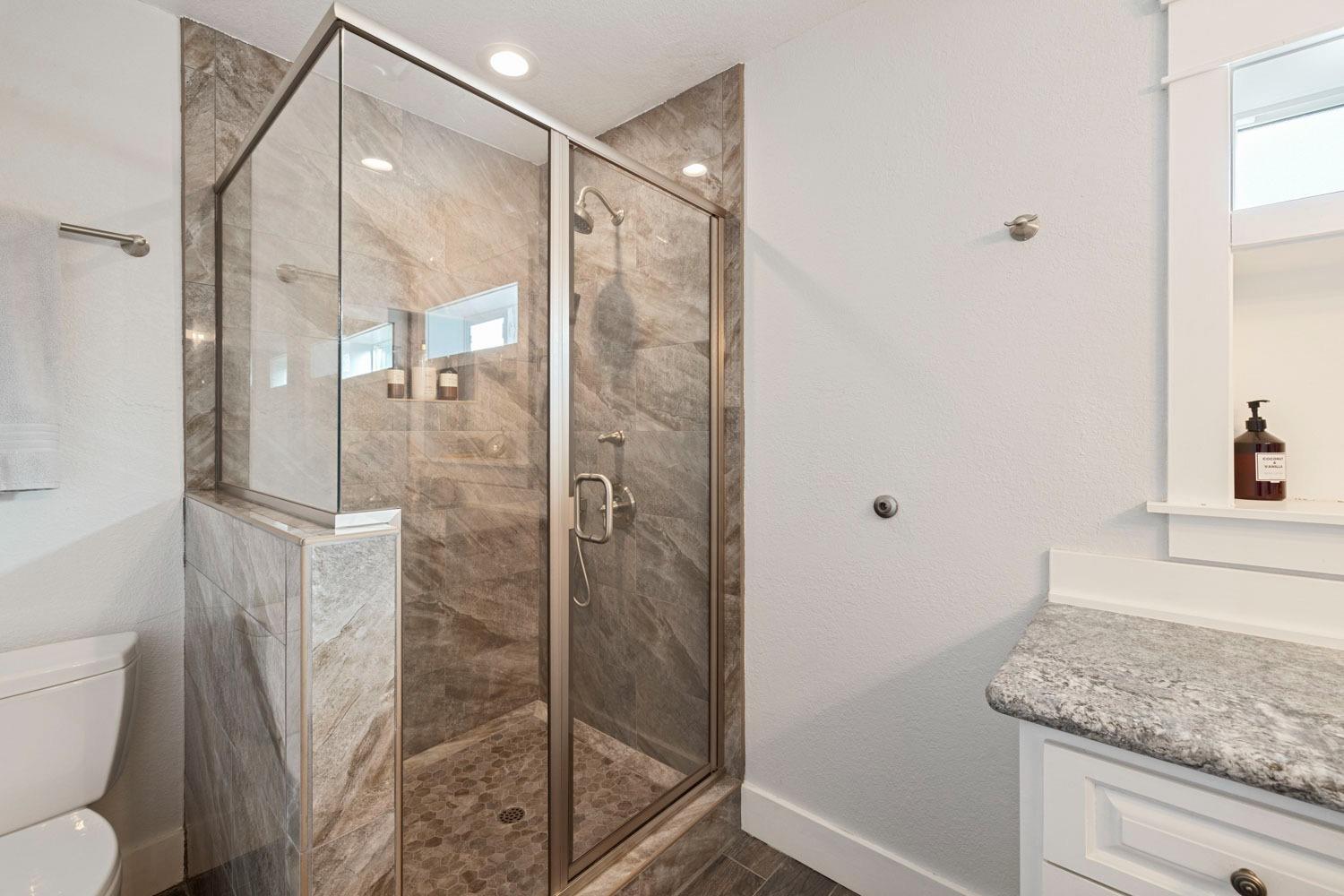 Detail Gallery Image 27 of 53 For 5430 E Kettleman Ln, Lodi,  CA 95240 - 3 Beds | 2/1 Baths