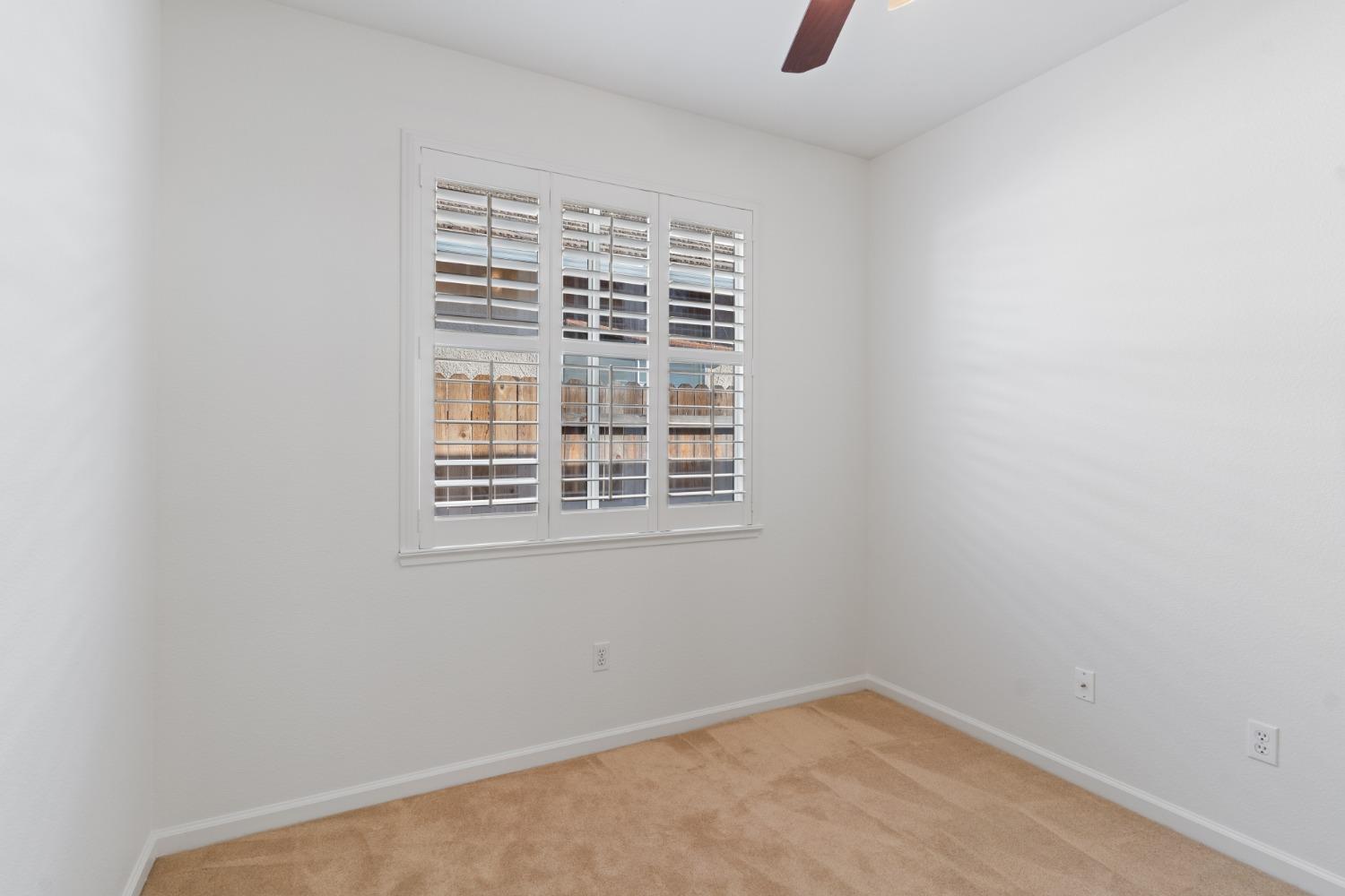 Detail Gallery Image 17 of 26 For 9433 Canmoor Cir, Elk Grove,  CA 95758 - 3 Beds | 2 Baths