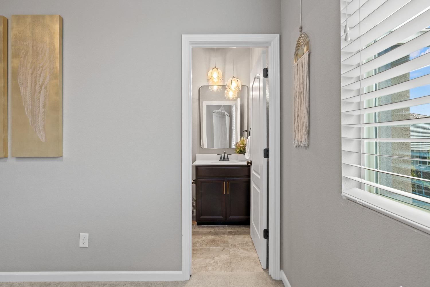 Detail Gallery Image 28 of 40 For 409 Holbrook Ct, Roseville,  CA 95747 - 4 Beds | 3/1 Baths