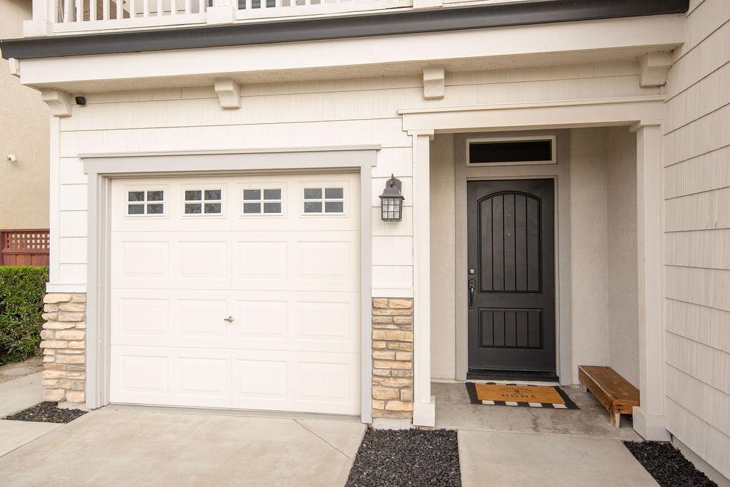 Detail Gallery Image 2 of 44 For 2715 Tapestry St, Manteca,  CA 95337 - 3 Beds | 2/1 Baths