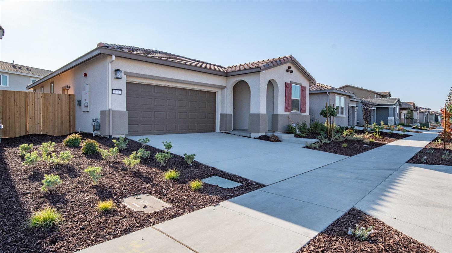 Detail Gallery Image 1 of 32 For 610 Estancia St, Lathrop,  CA 95330 - 3 Beds | 2 Baths