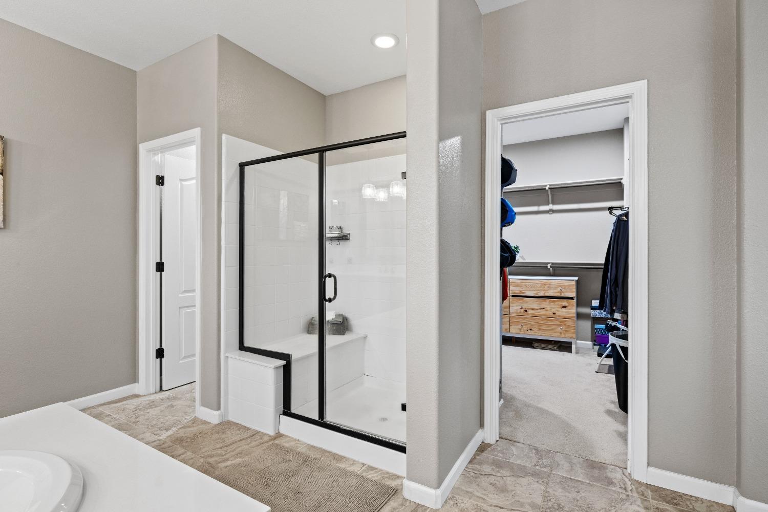 Detail Gallery Image 25 of 40 For 409 Holbrook Ct, Roseville,  CA 95747 - 4 Beds | 3/1 Baths