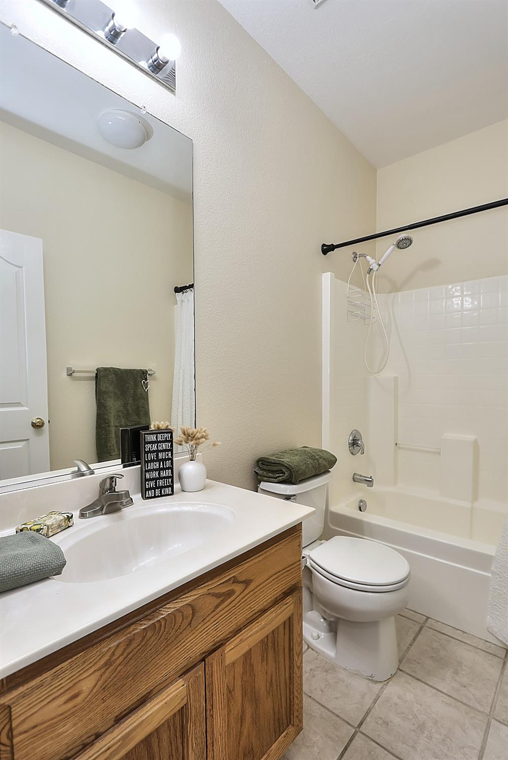 Detail Gallery Image 34 of 49 For 171 Arnold Gamble Cir, Sacramento,  CA 95835 - 3 Beds | 2 Baths