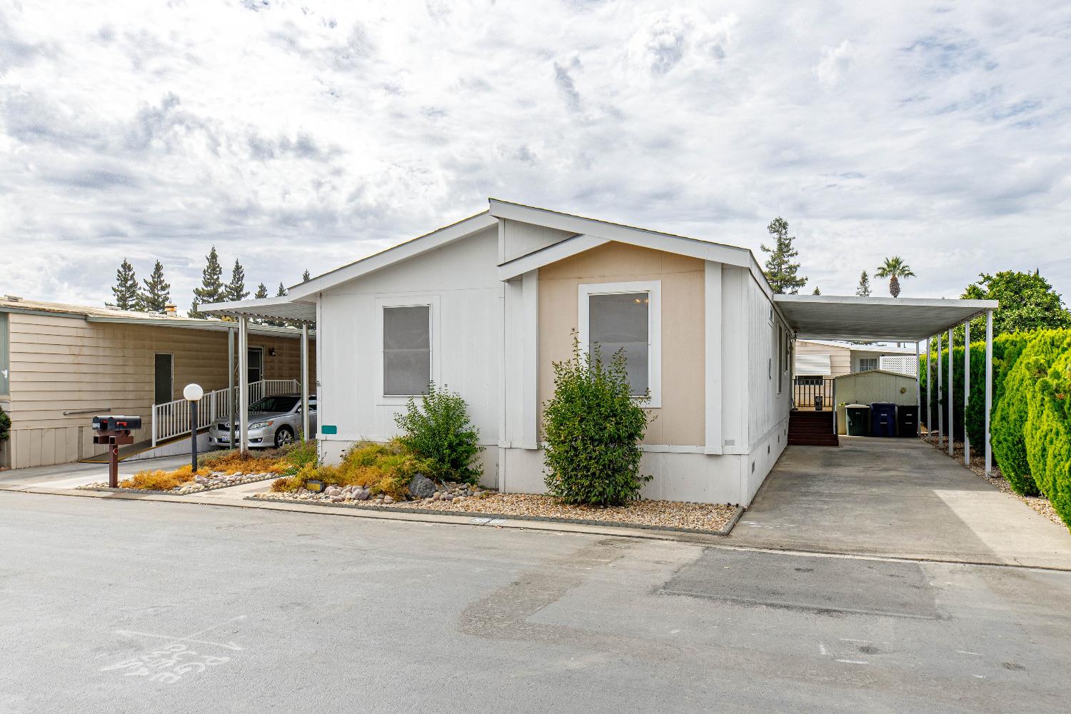 Detail Gallery Image 2 of 31 For 3905 Moana Way 33, Modesto,  CA 95355 - 3 Beds | 2 Baths