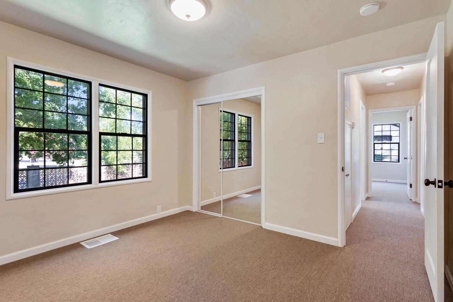 Detail Gallery Image 6 of 28 For 110 Franklin St, Roseville,  CA 95678 - 3 Beds | 1 Baths