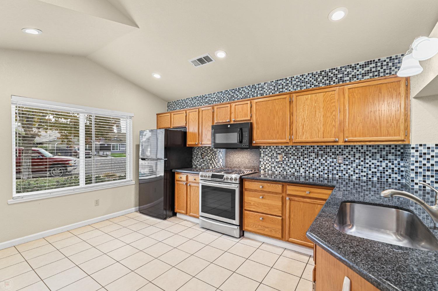 Detail Gallery Image 17 of 40 For 4813 Gregerson Ct, Salida,  CA 95368 - 3 Beds | 2 Baths