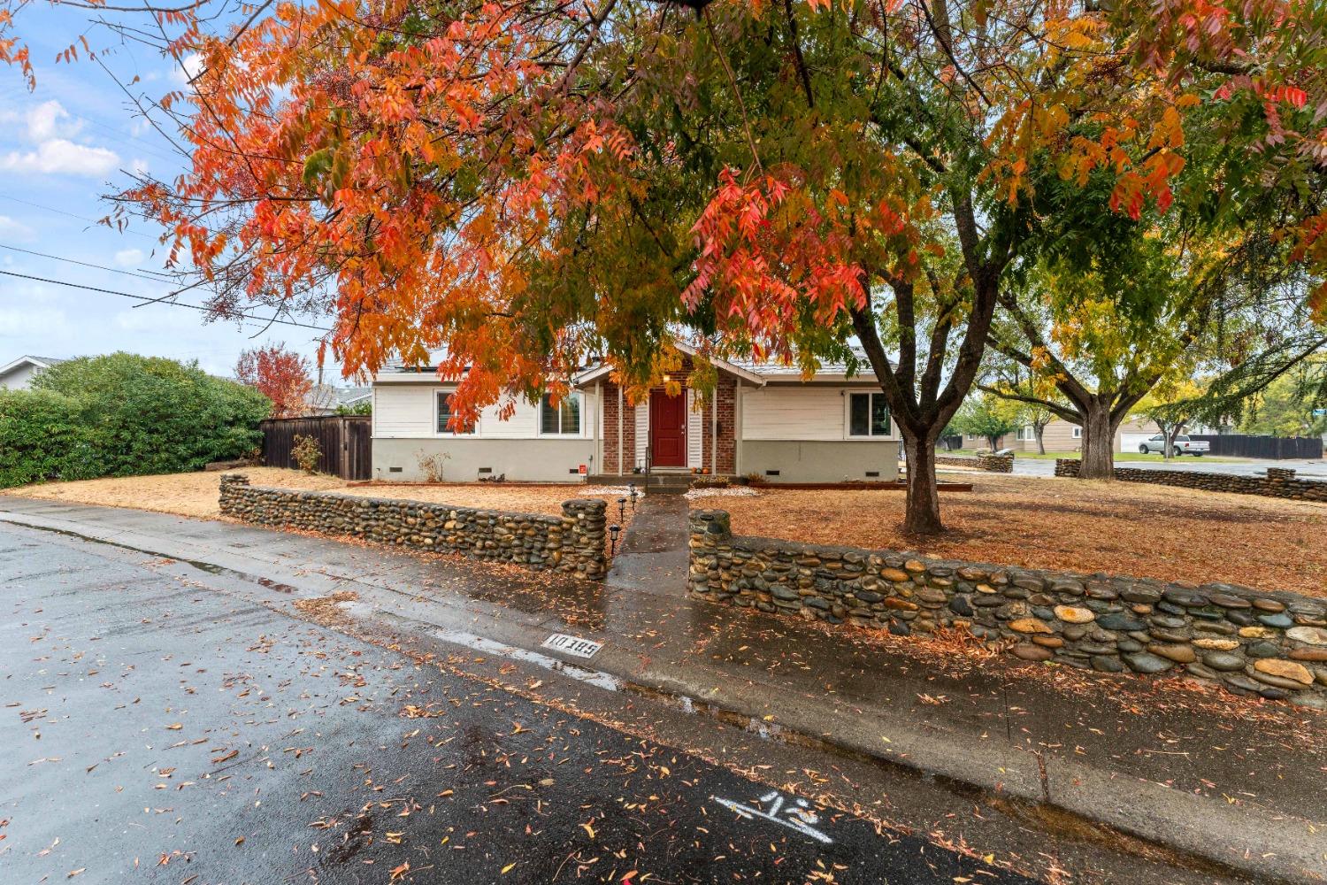 Detail Gallery Image 3 of 28 For 10385 Birmingham Way, Rancho Cordova,  CA 95670 - 4 Beds | 2 Baths