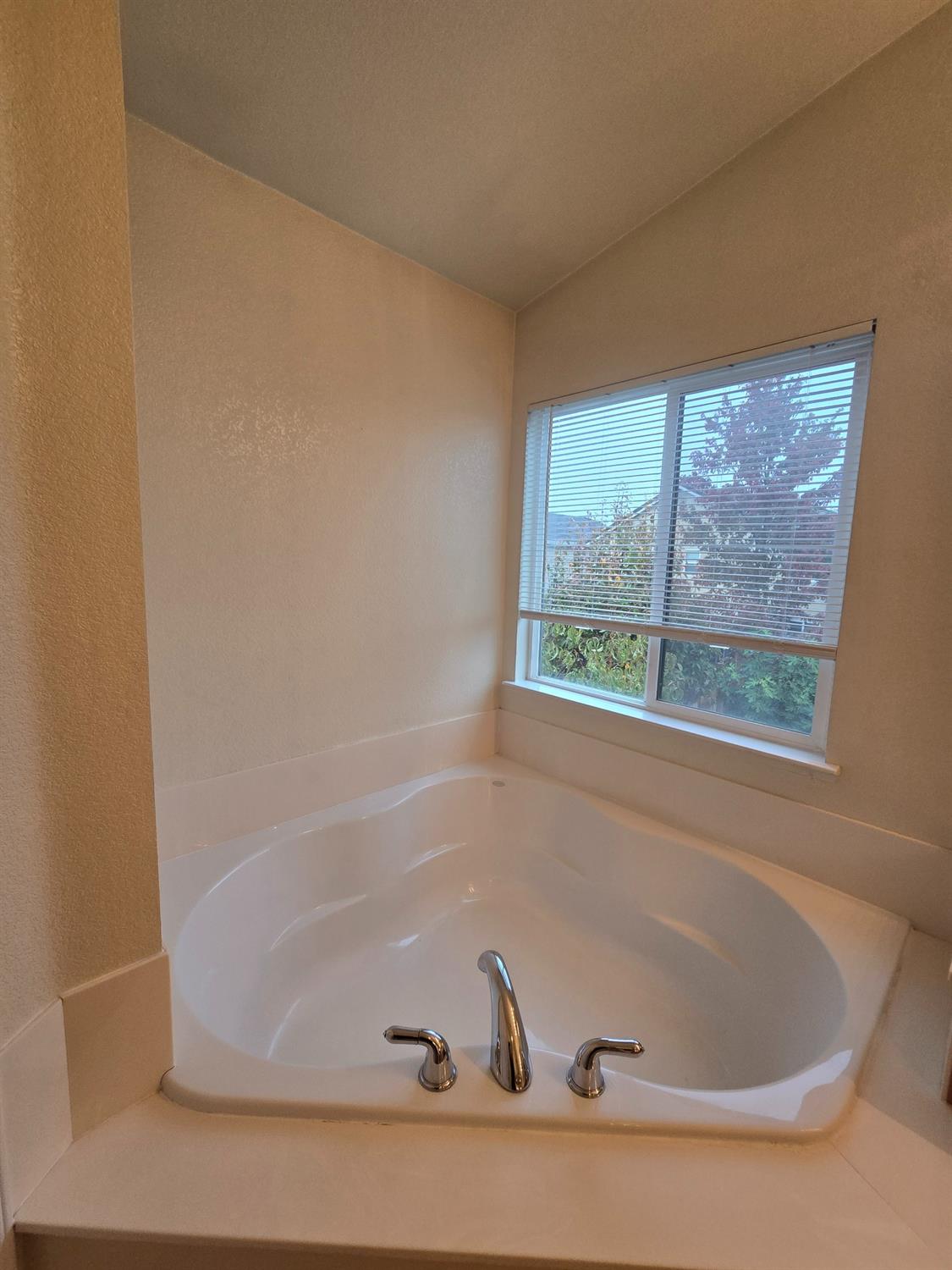 Detail Gallery Image 35 of 51 For 3512 Elkart Way, Sacramento,  CA 95834 - 4 Beds | 2/1 Baths