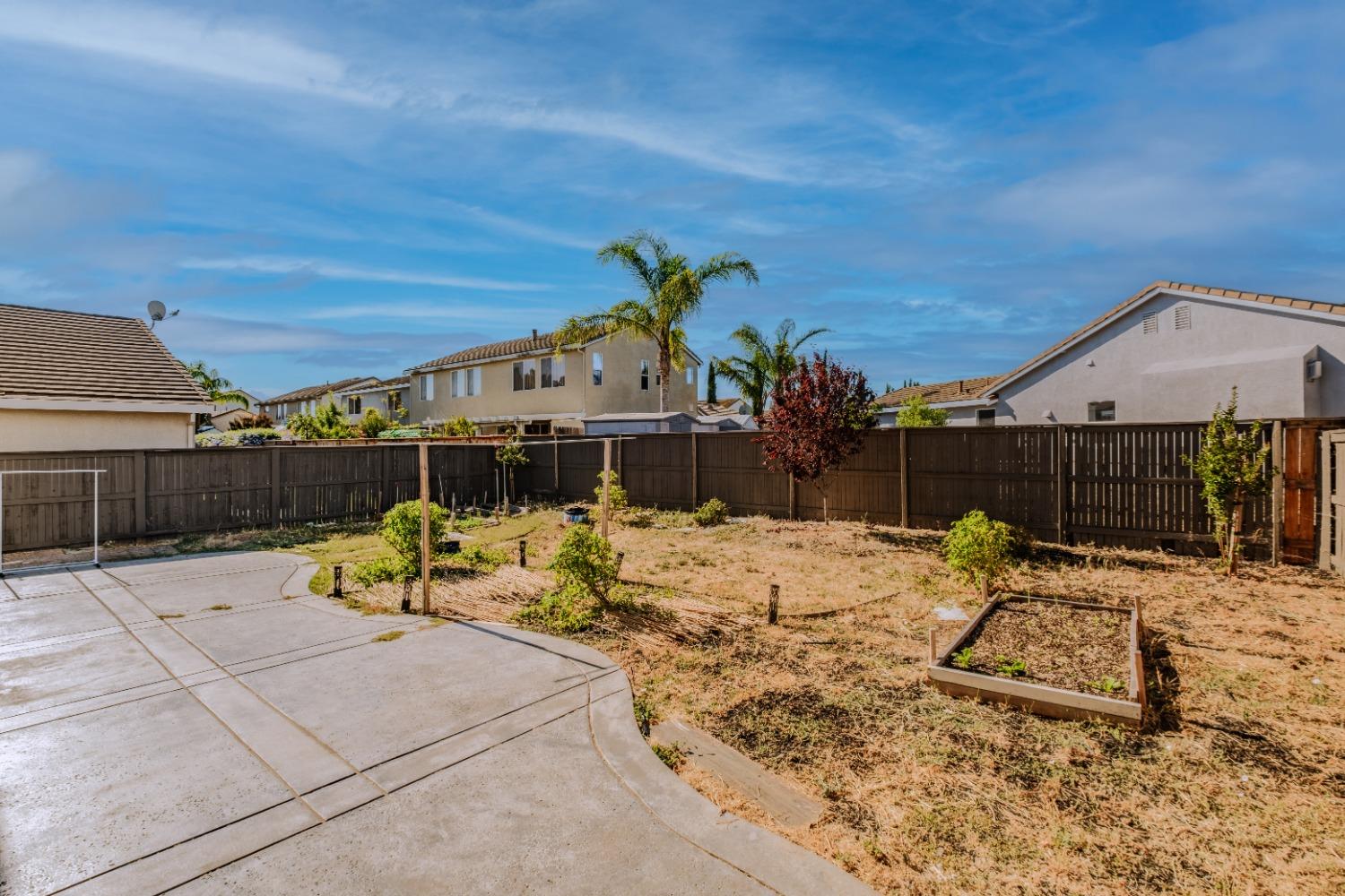 Detail Gallery Image 6 of 55 For 9865 Summer Glen Way, Elk Grove,  CA 95757 - 5 Beds | 3 Baths