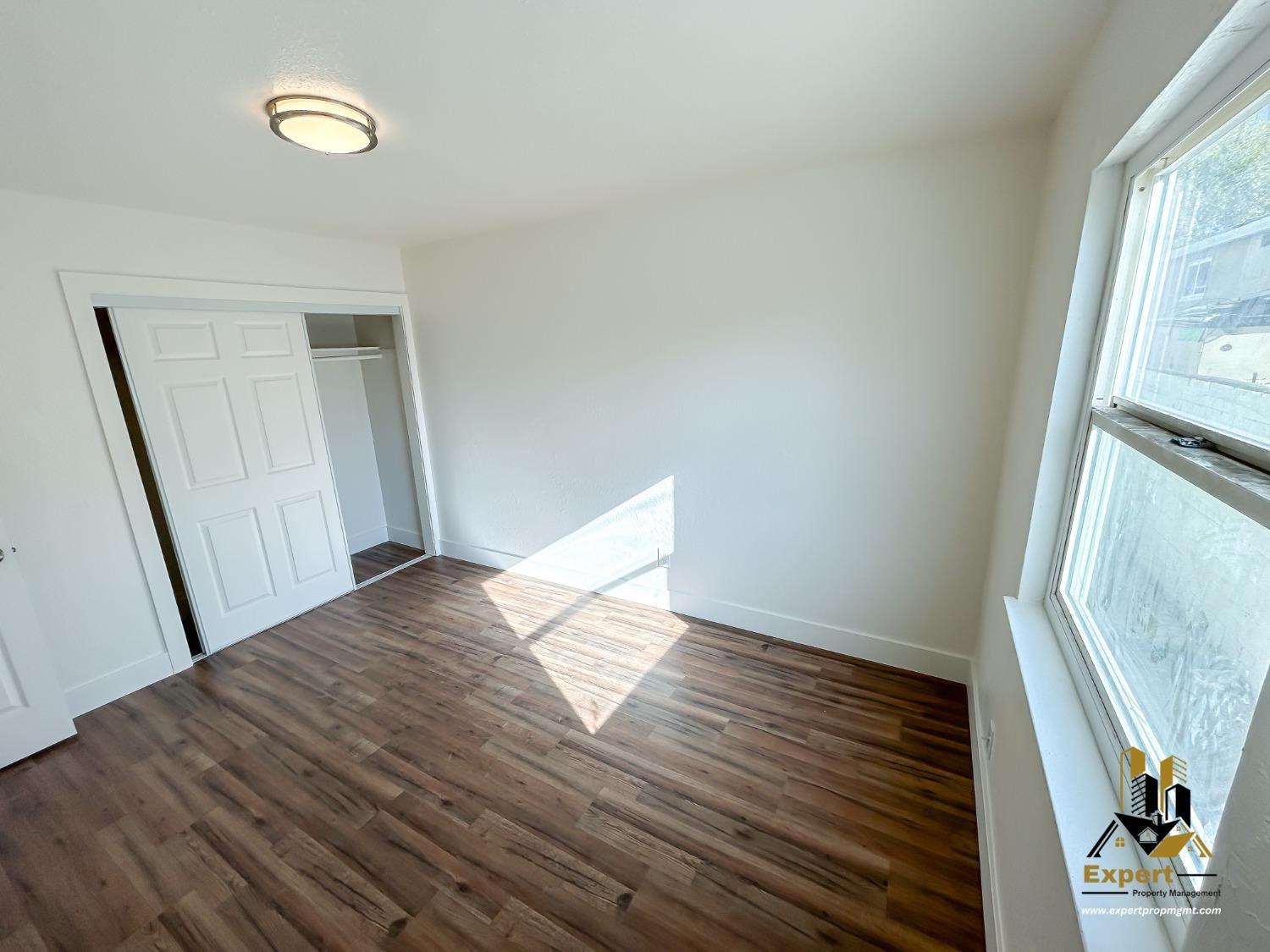 Detail Gallery Image 4 of 6 For 2319 Empress St #4,  Sacramento,  CA 95815 - 1 Beds | 1 Baths