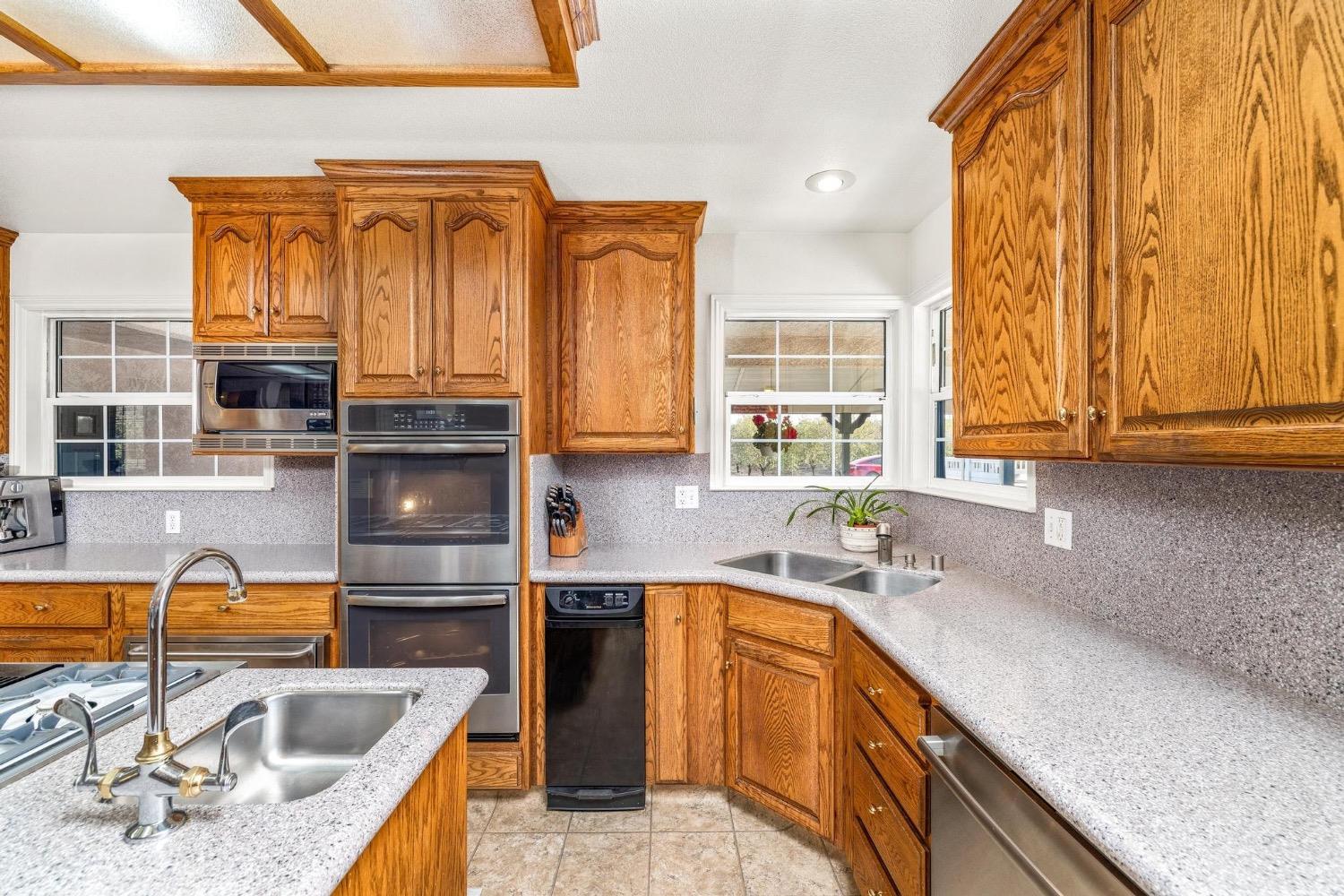 Detail Gallery Image 21 of 67 For 30324 E Lone Tree Rd, Oakdale,  CA 95361 - 3 Beds | 2/1 Baths