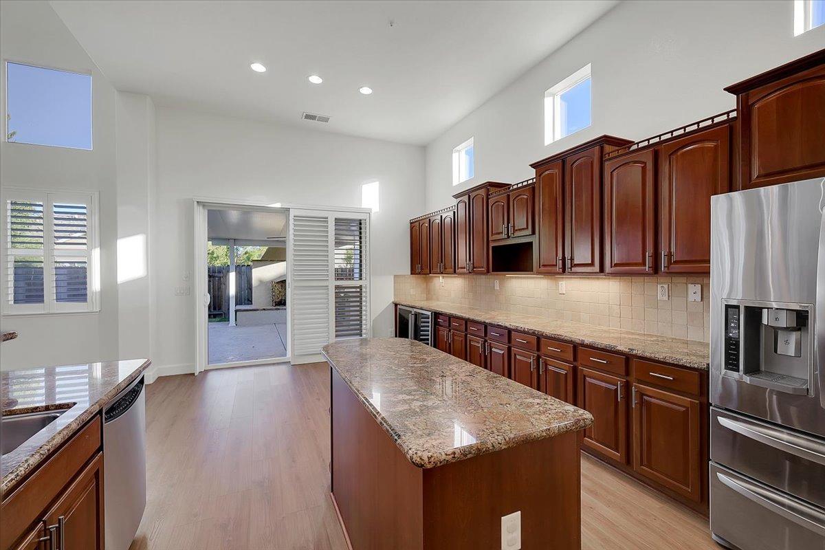 Detail Gallery Image 25 of 73 For 401 Hawkcrest Cir, Sacramento,  CA 95835 - 4 Beds | 4 Baths