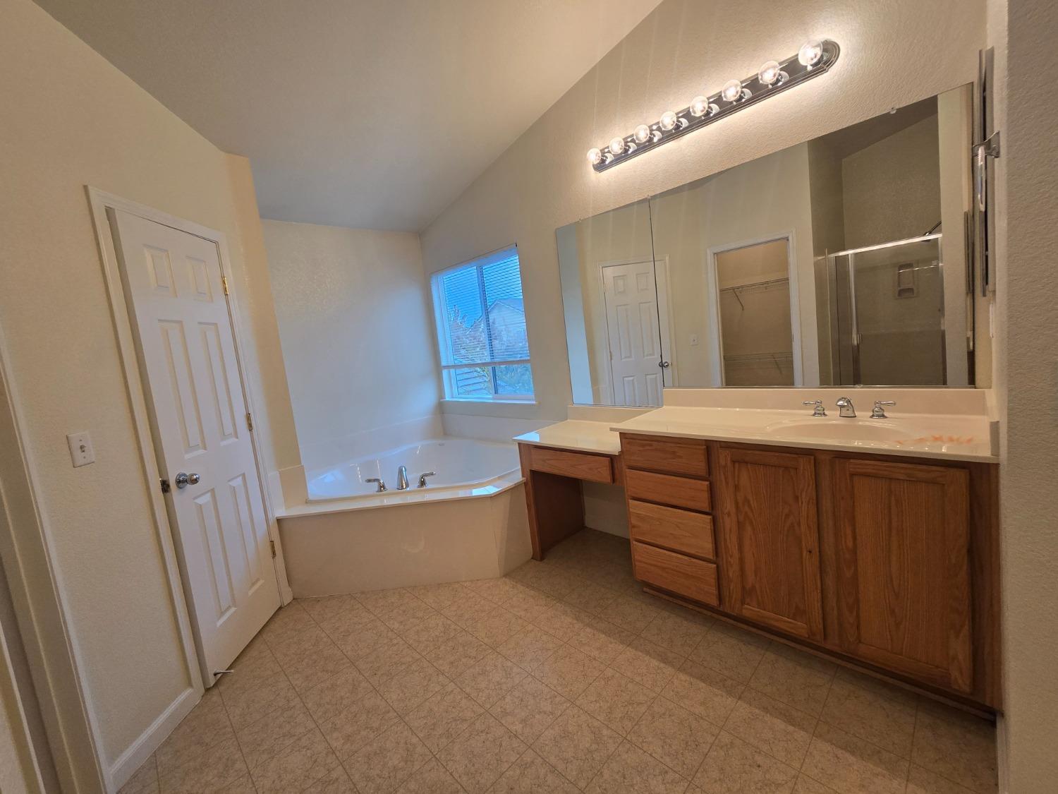 Detail Gallery Image 34 of 51 For 3512 Elkart Way, Sacramento,  CA 95834 - 4 Beds | 2/1 Baths